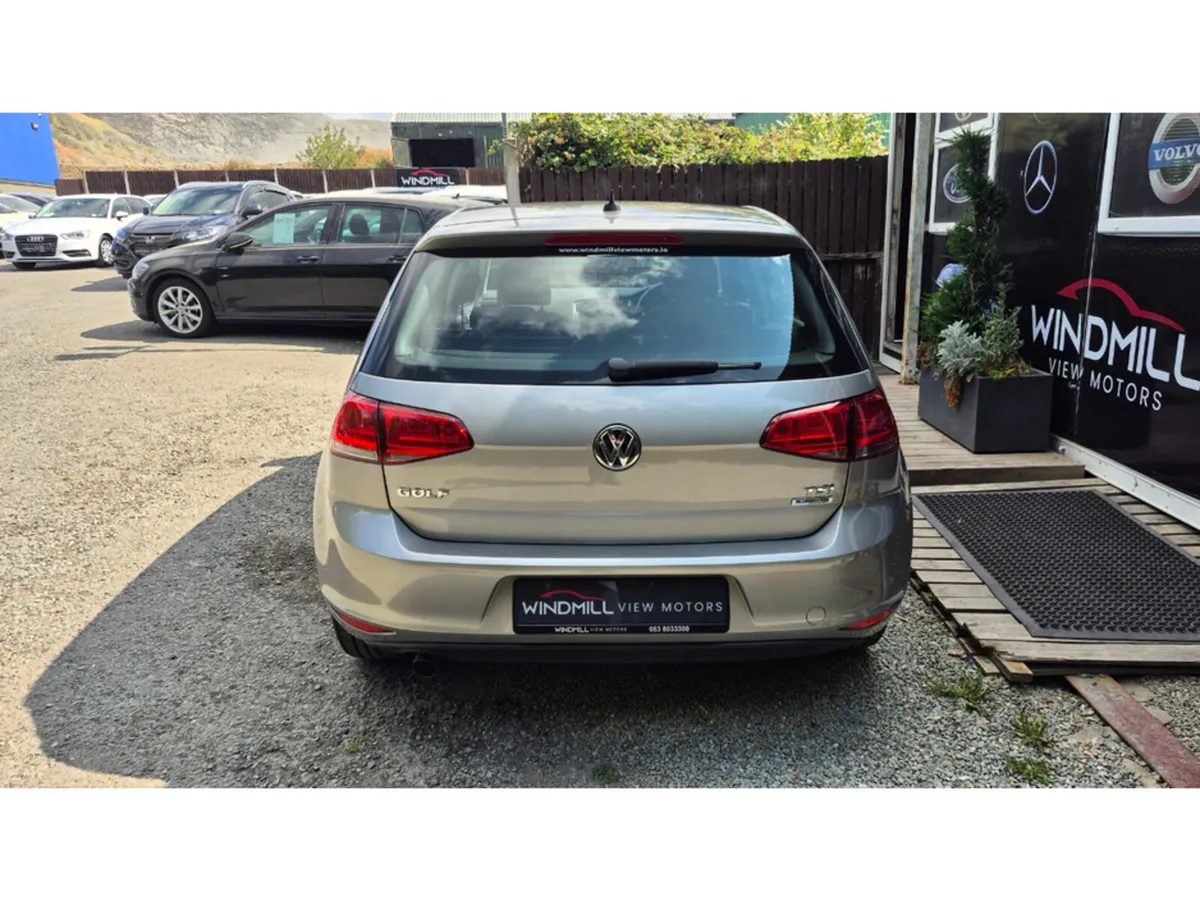 Volkswagen Golf Hatchback, Petrol, 2016, Silver