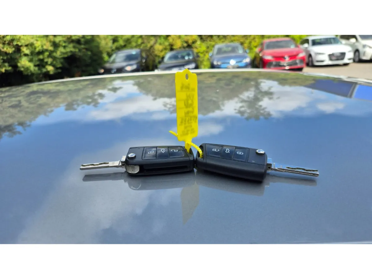 Volkswagen Golf Hatchback, Petrol, 2016, Silver