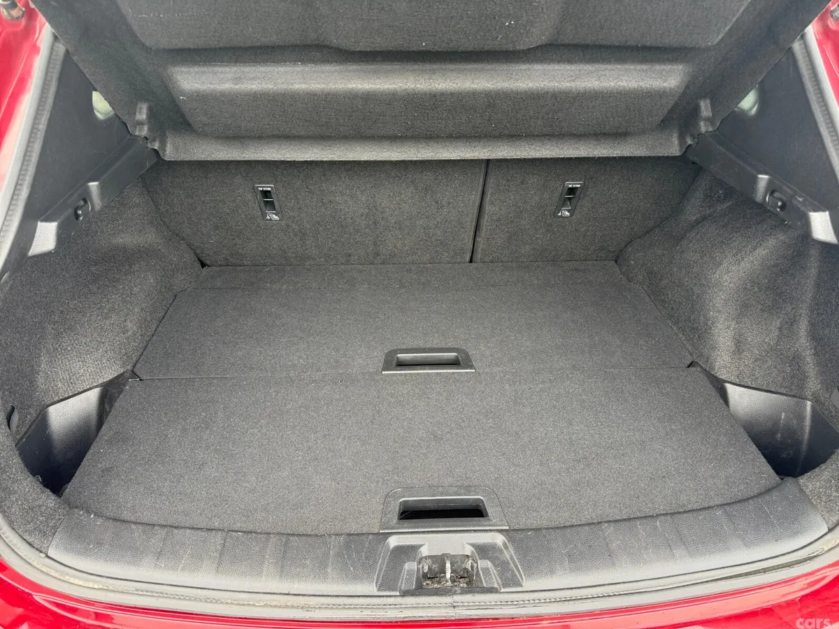 Nissan Qashqai SUV, Diesel, 2018, Red