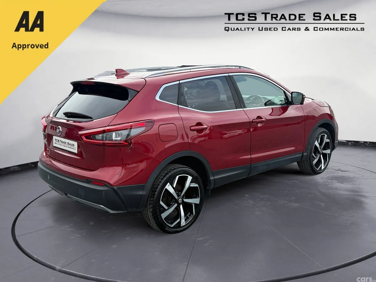 Nissan Qashqai SUV, Diesel, 2018, Red