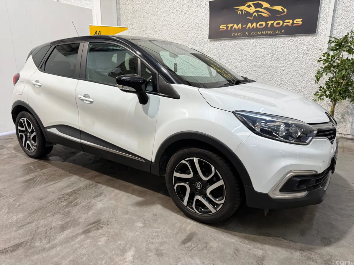 Renault Captur Hatchback, Petrol, 2021, White