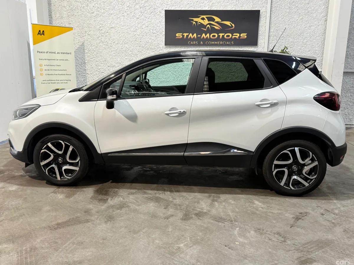 Renault Captur Hatchback, Petrol, 2021, White
