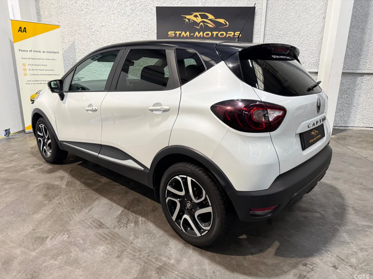 Renault Captur Hatchback, Petrol, 2021, White