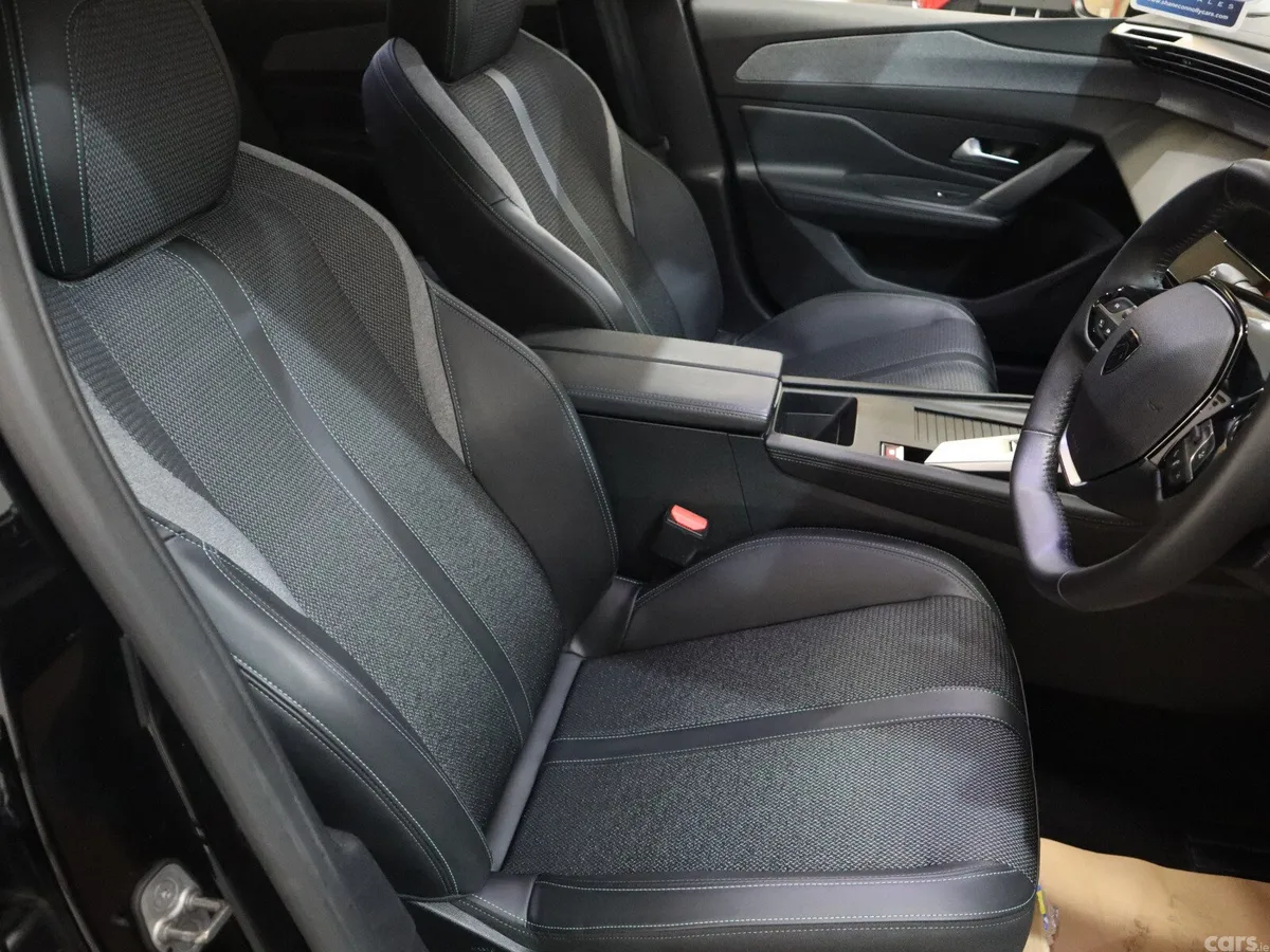 Peugeot 308 Hatchback, Petrol Hybrid, 2023, Black