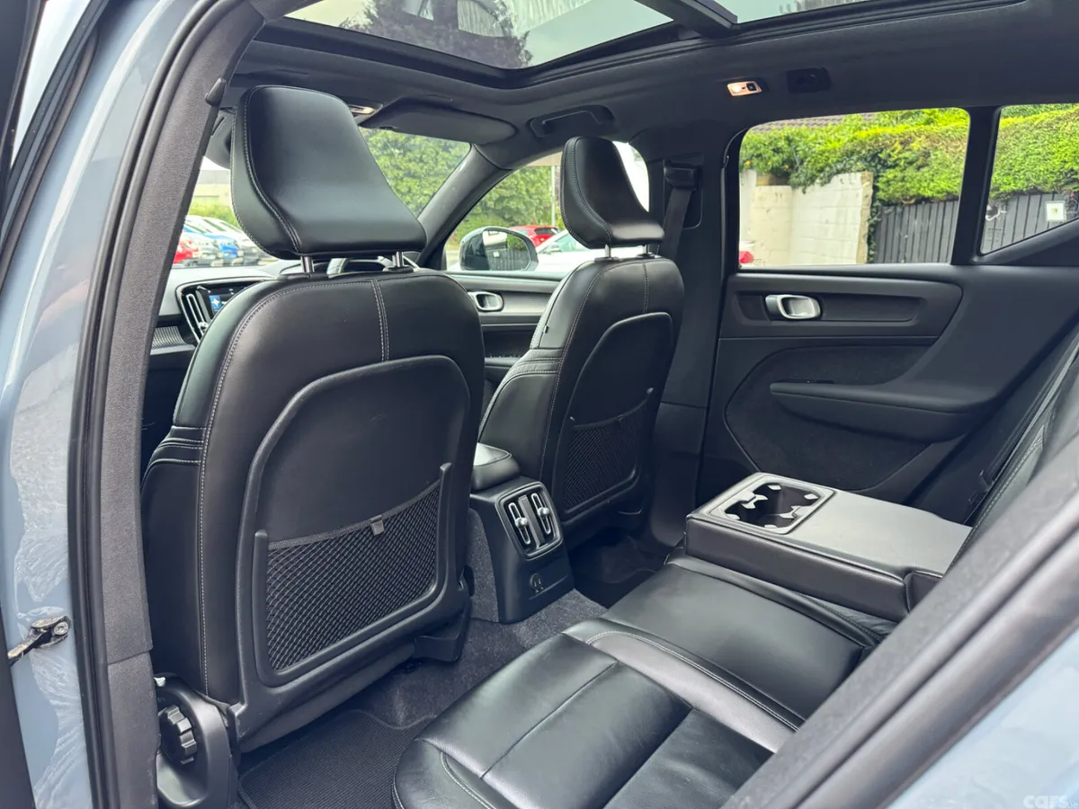 Volvo XC40 SUV, Petrol Hybrid, 2021, Grey