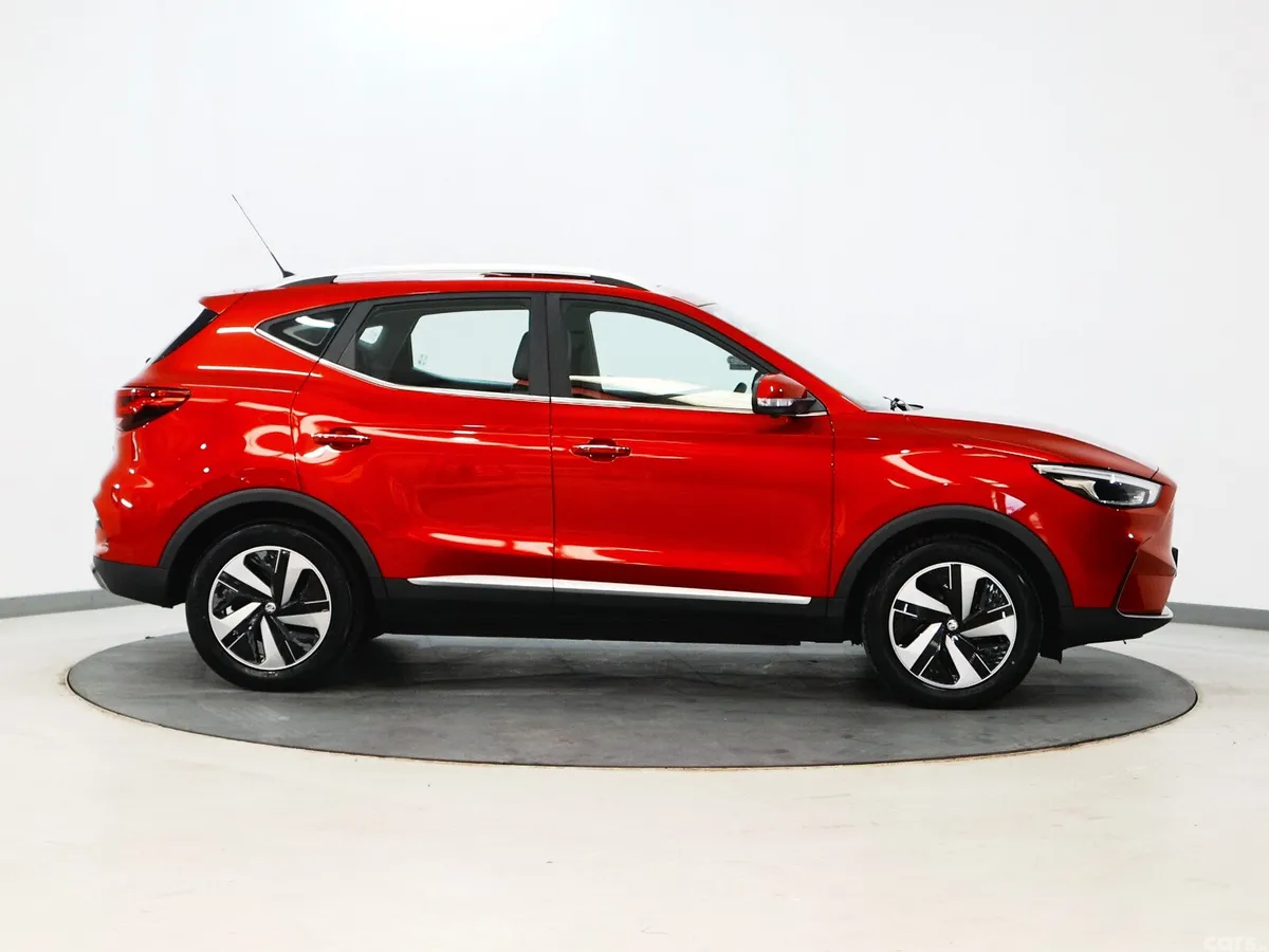 MG ZS SUV, Petrol, 2023, Red