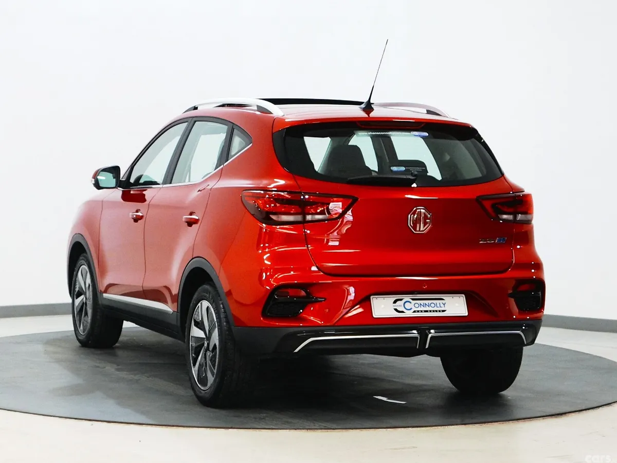 MG ZS SUV, Petrol, 2023, Red
