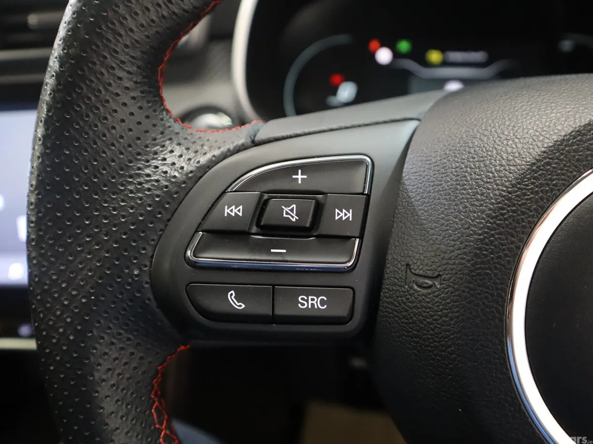 MG ZS SUV, Petrol, 2023, Red