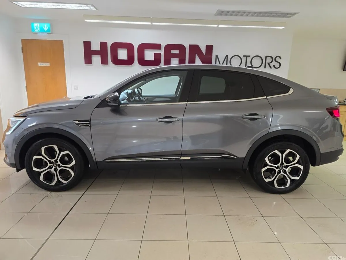 Renault Arkana Hatchback, Petrol, 2023, Grey