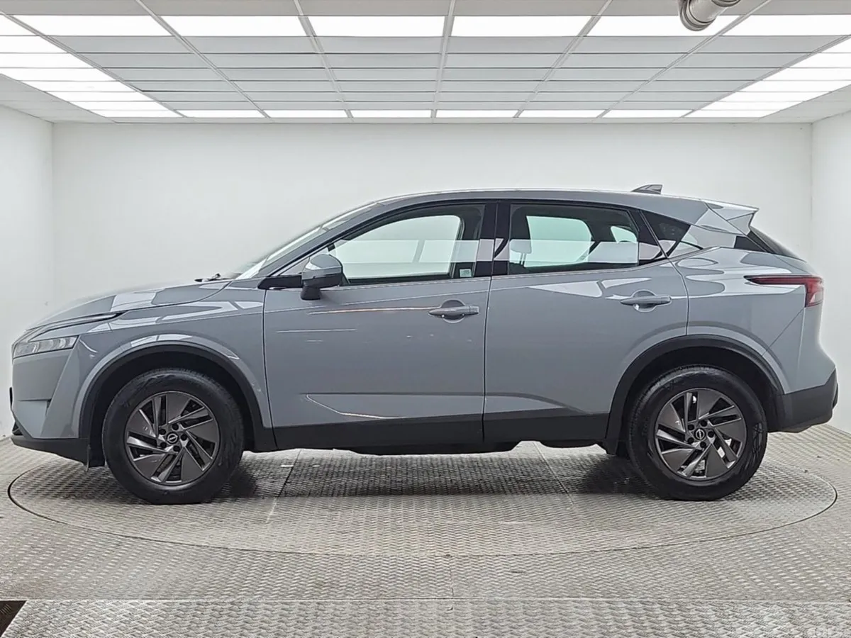 Nissan Qashqai MPV, Petrol, 2024, Grey