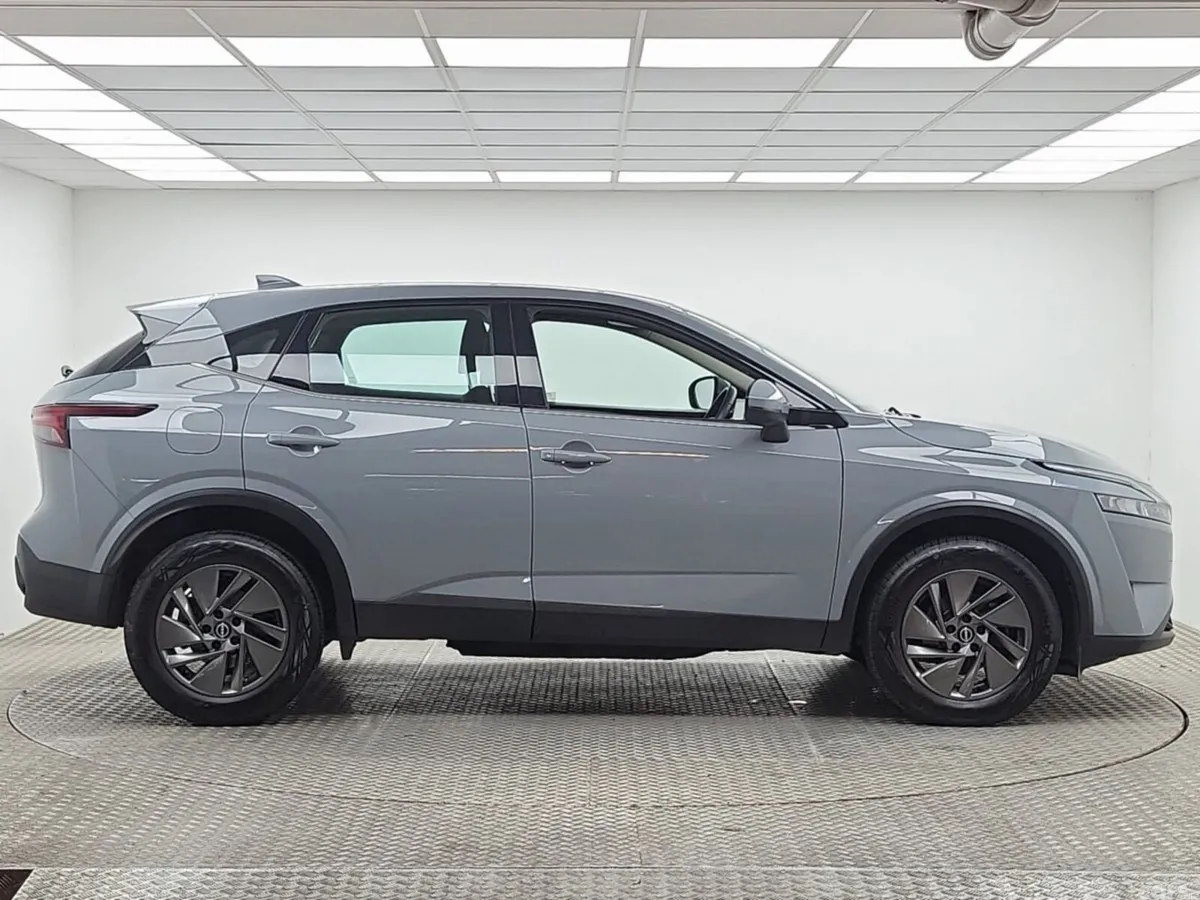Nissan Qashqai MPV, Petrol, 2024, Grey