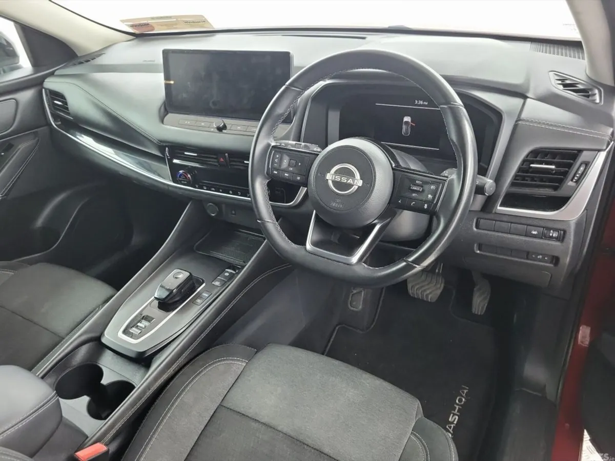Nissan Qashqai MPV, Petrol, 2023, Orange