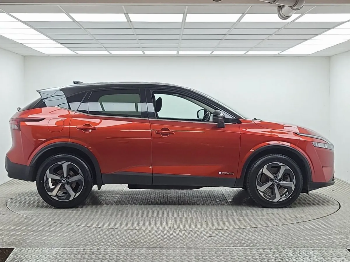 Nissan Qashqai MPV, Petrol, 2023, Orange