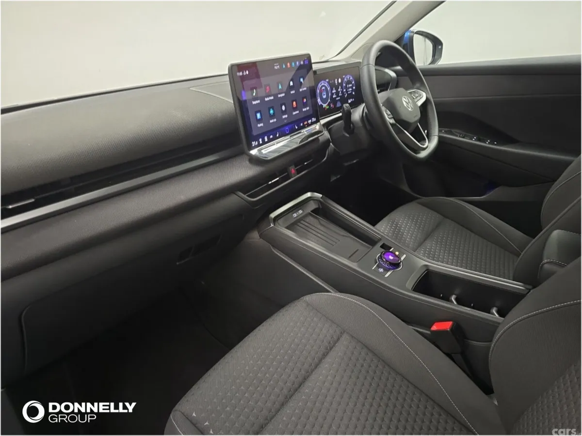 Volkswagen T-Roc Hatchback, Petrol, 2026, Blue