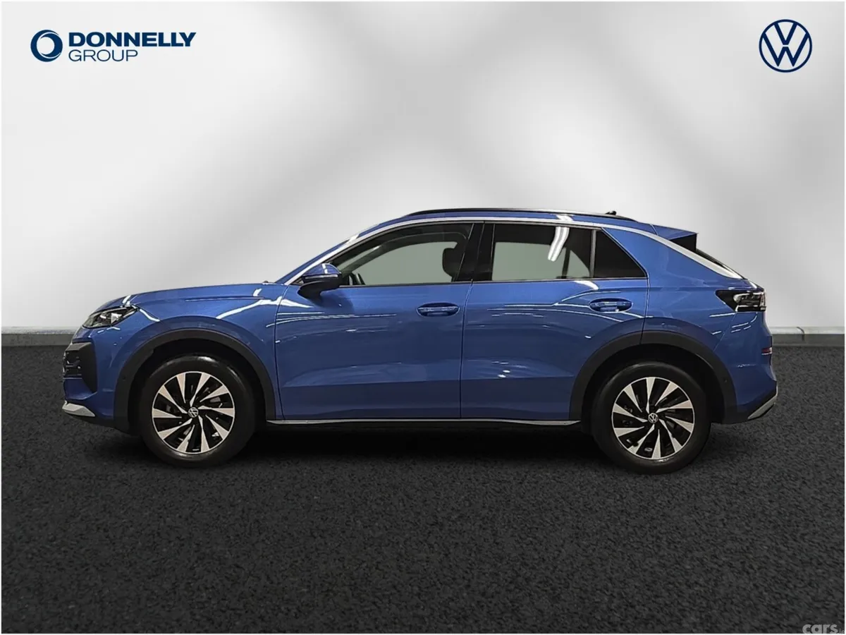 Volkswagen T-Roc Hatchback, Petrol, 2026, Blue