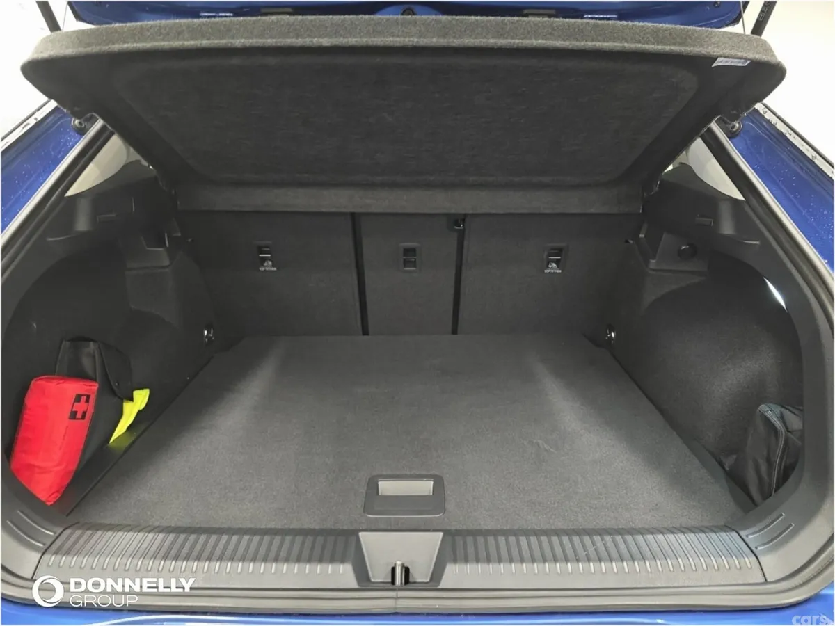 Volkswagen T-Roc Hatchback, Petrol, 2026, Blue