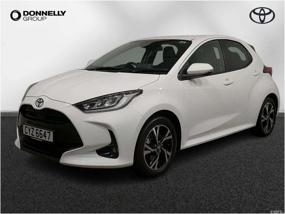 Toyota Yaris Hatchback, Petrol Hybrid, 2024, White