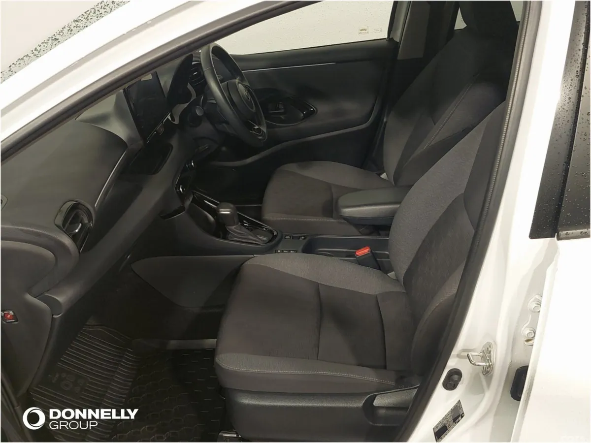 Toyota Yaris Hatchback, Petrol Hybrid, 2024, White