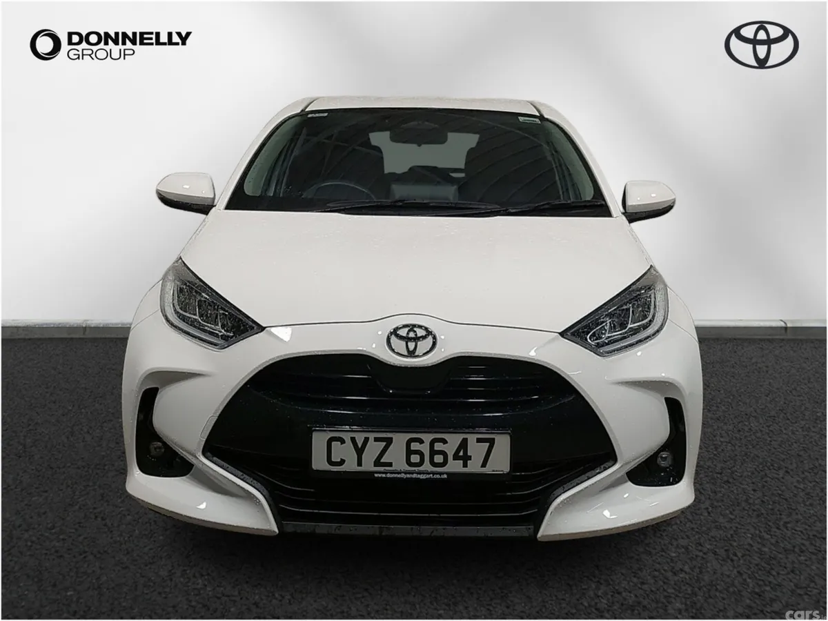 Toyota Yaris Hatchback, Petrol Hybrid, 2024, White