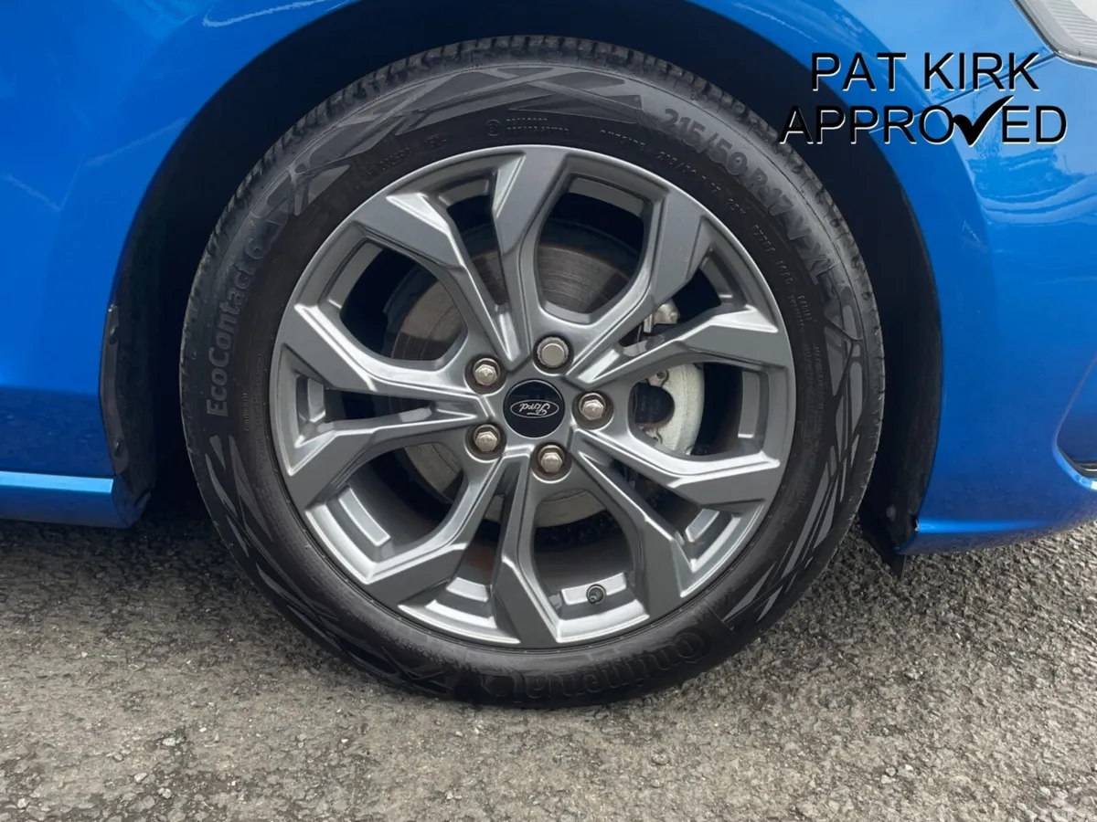 Ford Focus Hatchback, Petrol, 2024, Blue