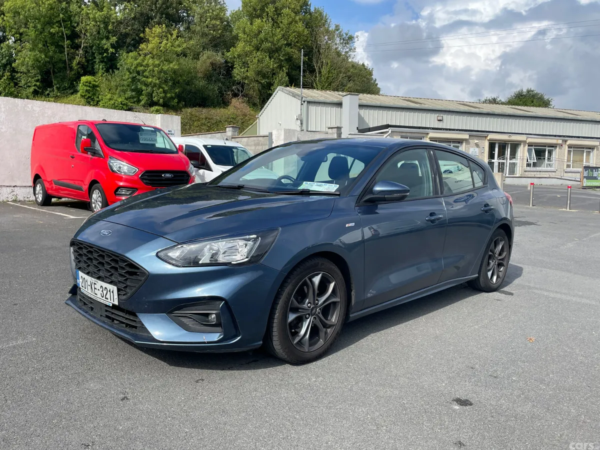 Ford Focus Hatchback, Diesel, 2020, Blue