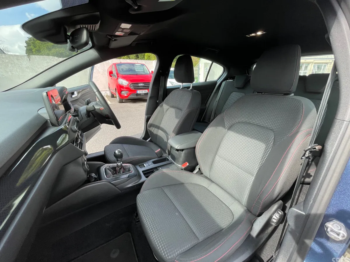 Ford Focus Hatchback, Diesel, 2020, Blue