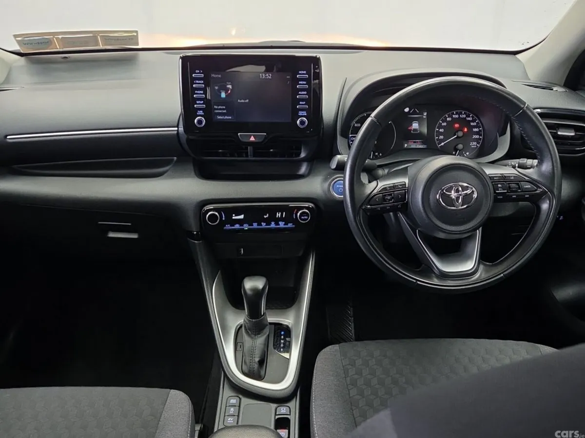 Toyota Yaris Hatchback, Petrol Hybrid, 2022, Black