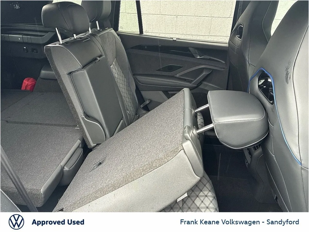 Volkswagen Tayron Estate, Petrol Plug-in Hybrid, 2026, Black