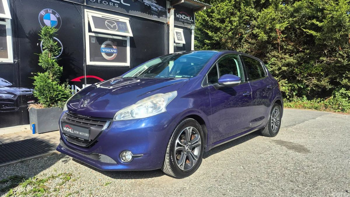 Peugeot 208 Hatchback, Petrol, 2013, Blue