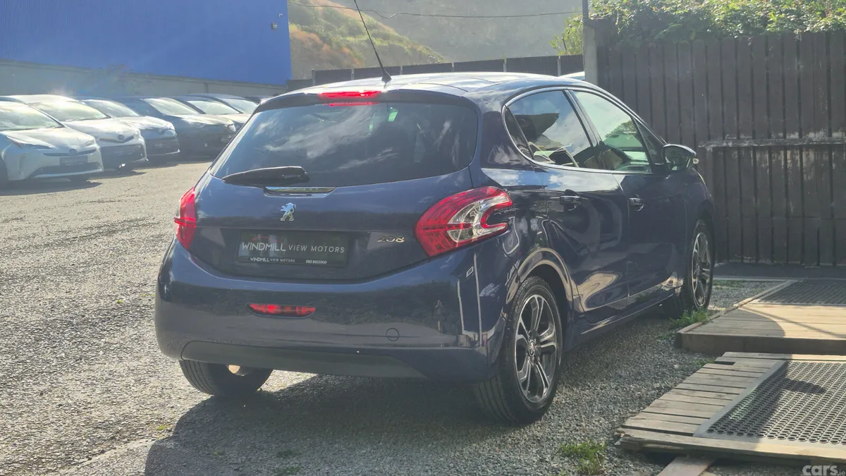 Peugeot 208 Hatchback, Petrol, 2013, Blue