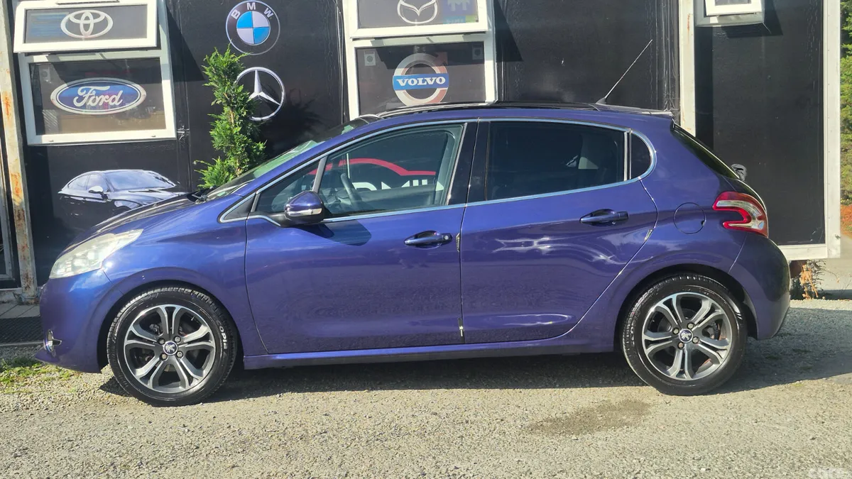 Peugeot 208 Hatchback, Petrol, 2013, Blue