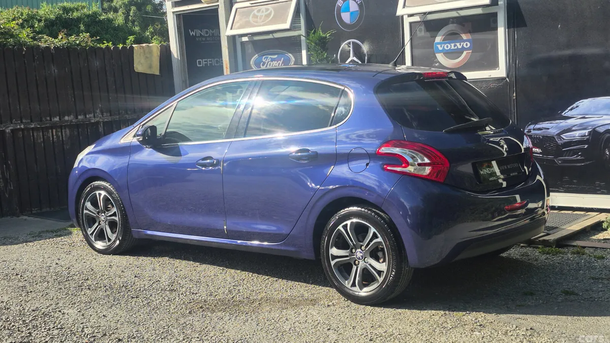 Peugeot 208 Hatchback, Petrol, 2013, Blue