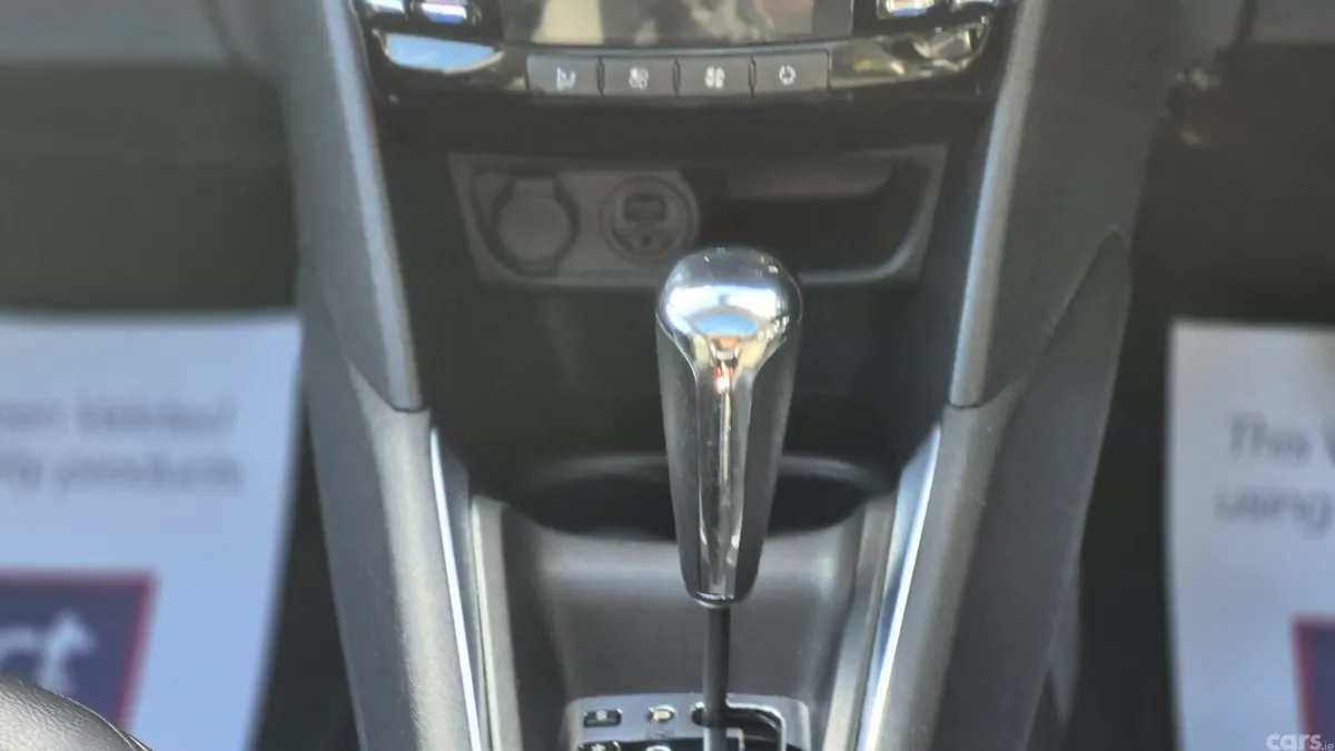 Peugeot 208 Hatchback, Petrol, 2013, Blue
