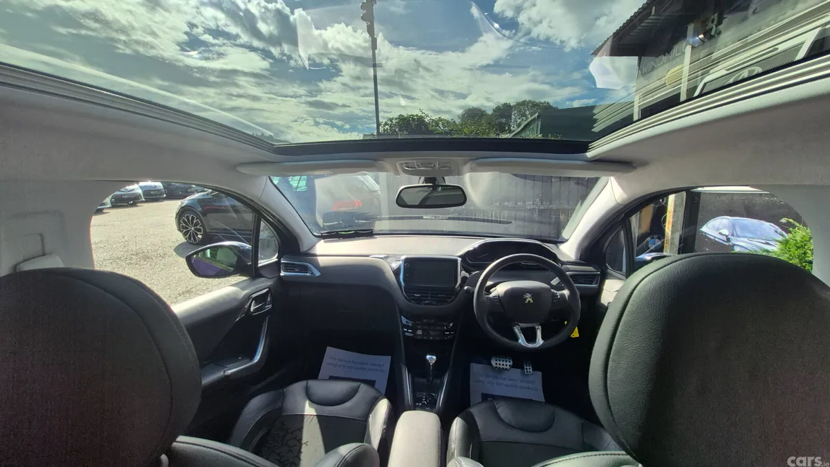 Peugeot 208 Hatchback, Petrol, 2013, Blue