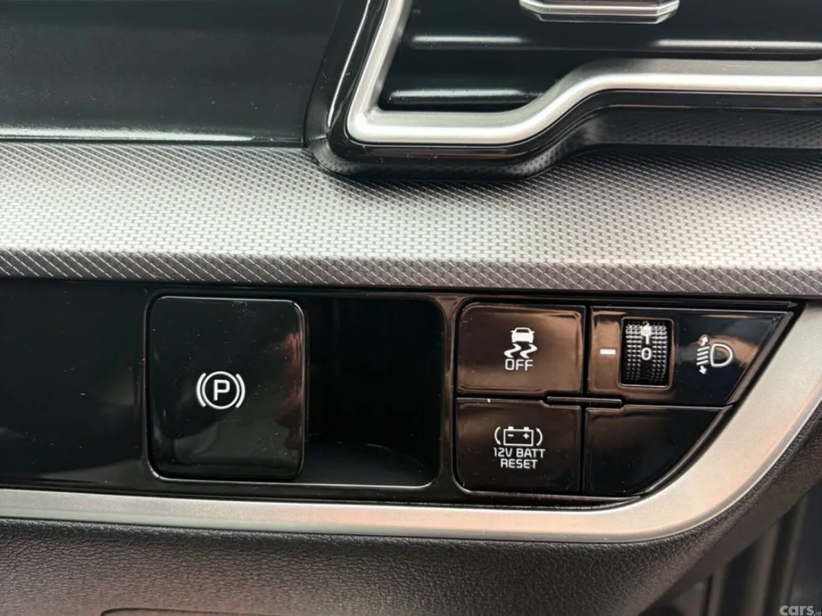 Kia Sportage SUV, Petrol Hybrid, 2025, Grey