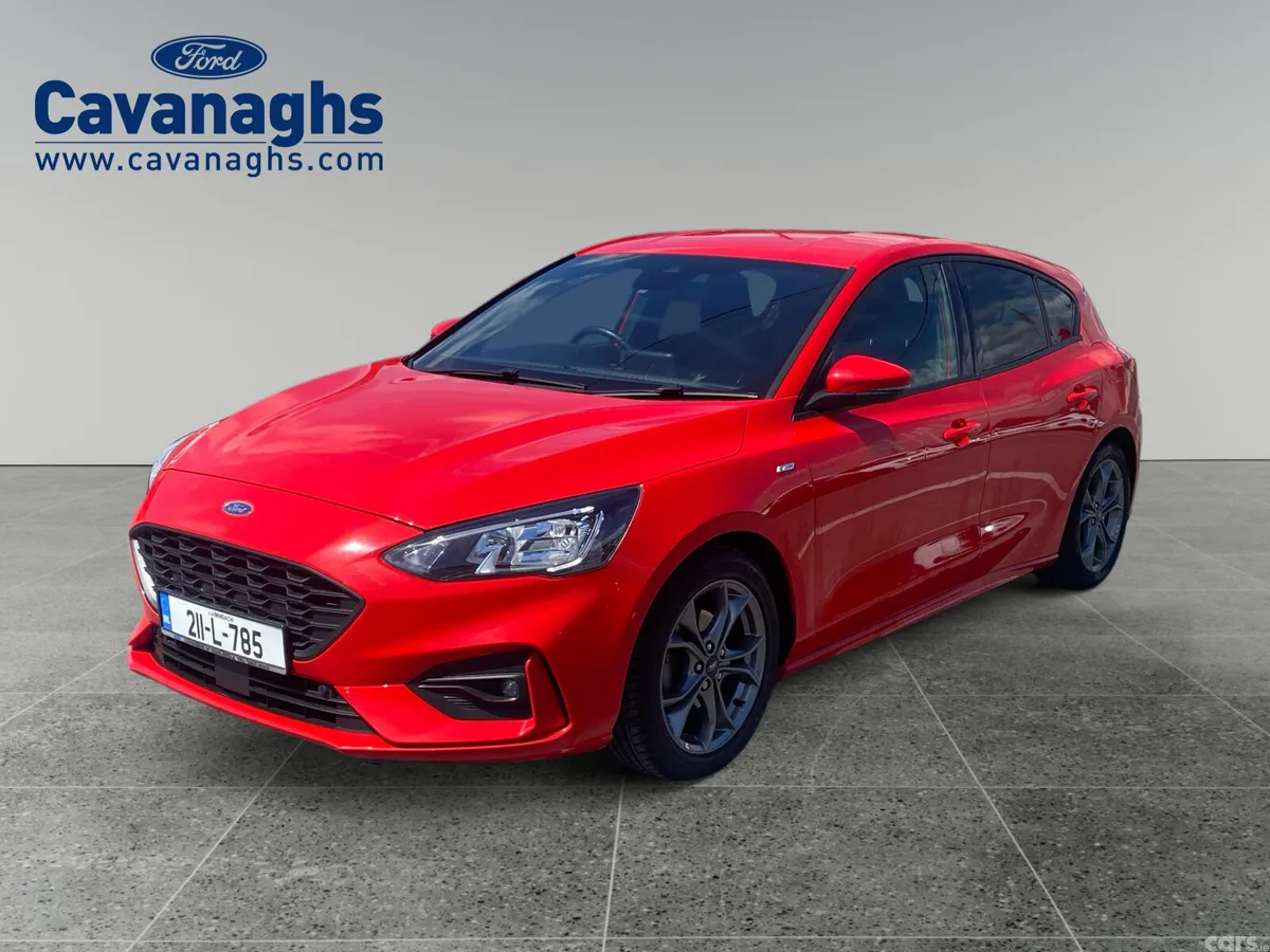 Ford Focus Hatchback, Diesel, 2021, Red