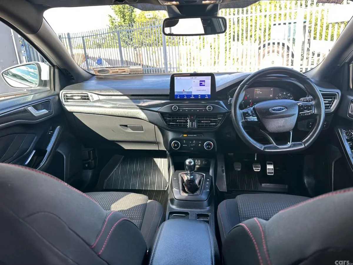 Ford Focus Hatchback, Diesel, 2021, White