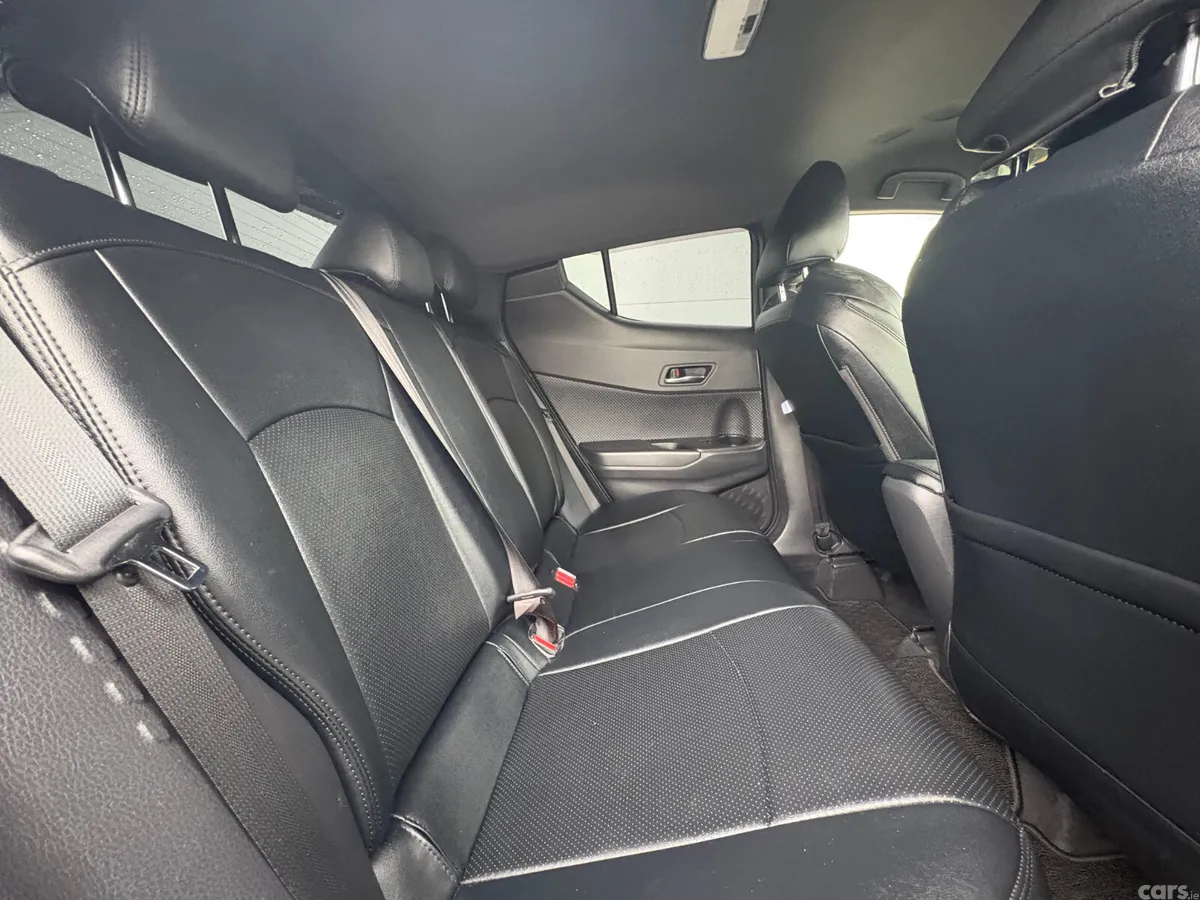 Toyota C-HR Hatchback, Petrol Hybrid, 2021, White