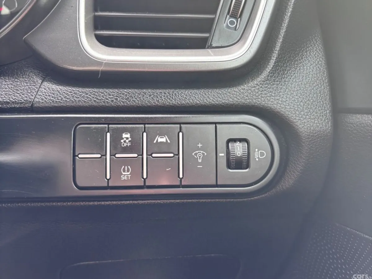 Kia Ceed Hatchback, Diesel Hybrid, 2023, Grey