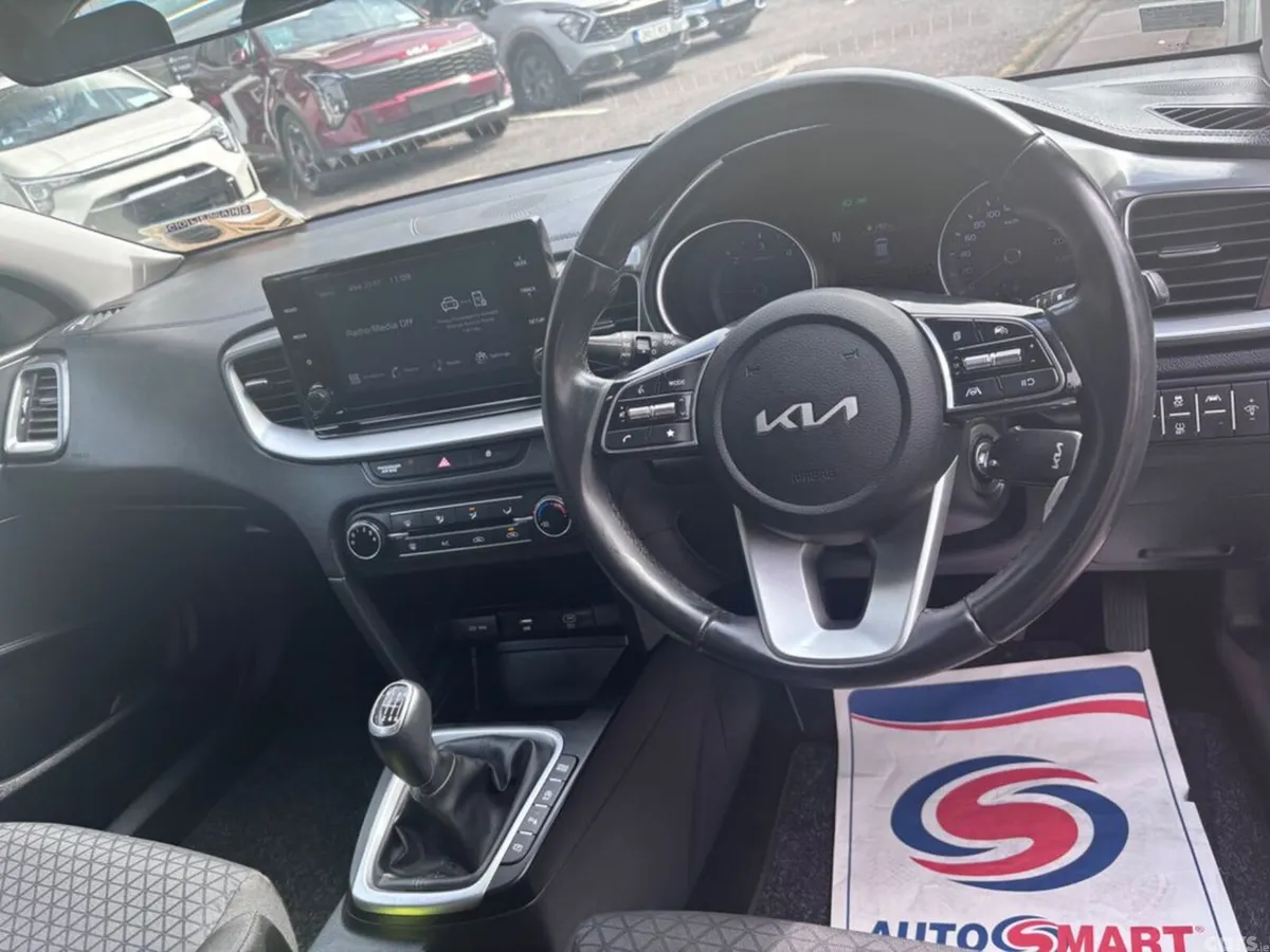 Kia Ceed Hatchback, Diesel Hybrid, 2023, Grey