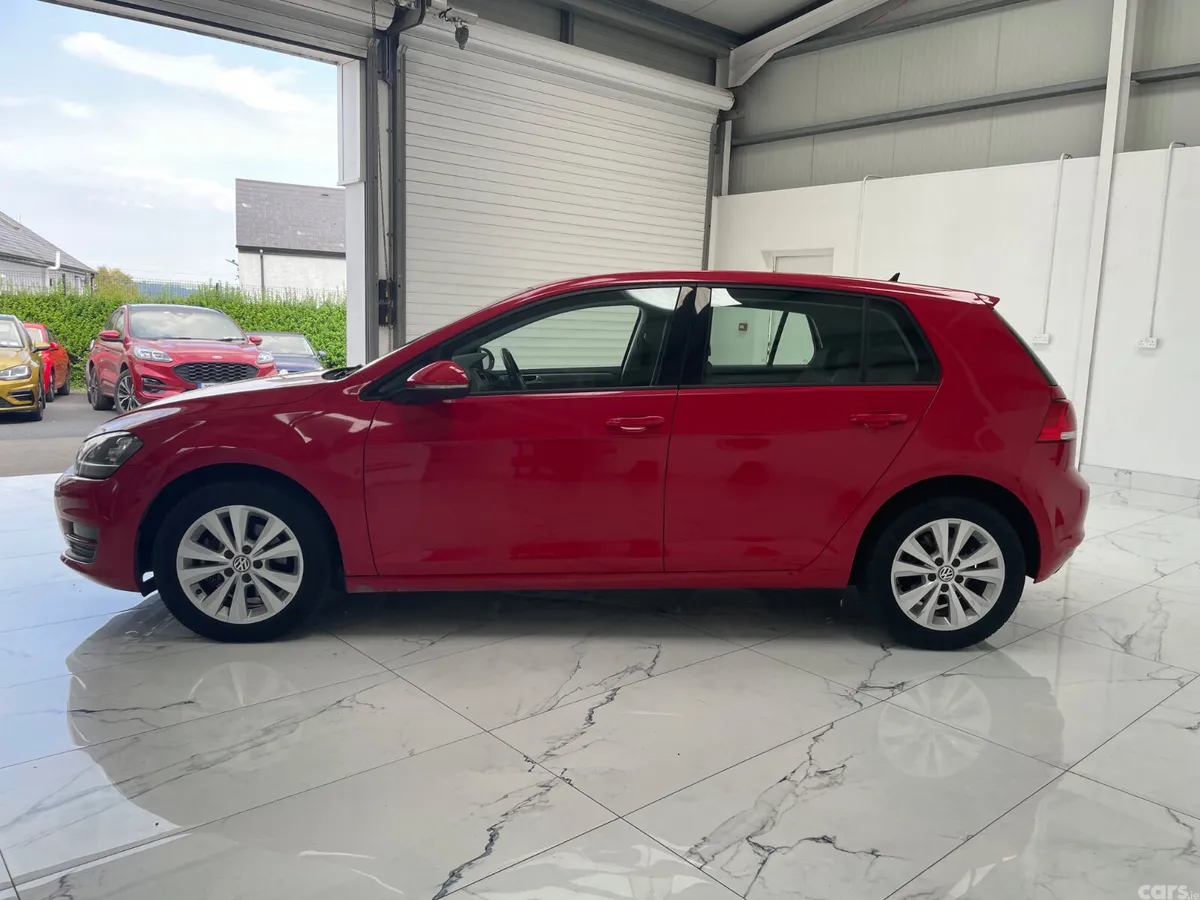 Volkswagen Golf Hatchback, Petrol, 2015, Red