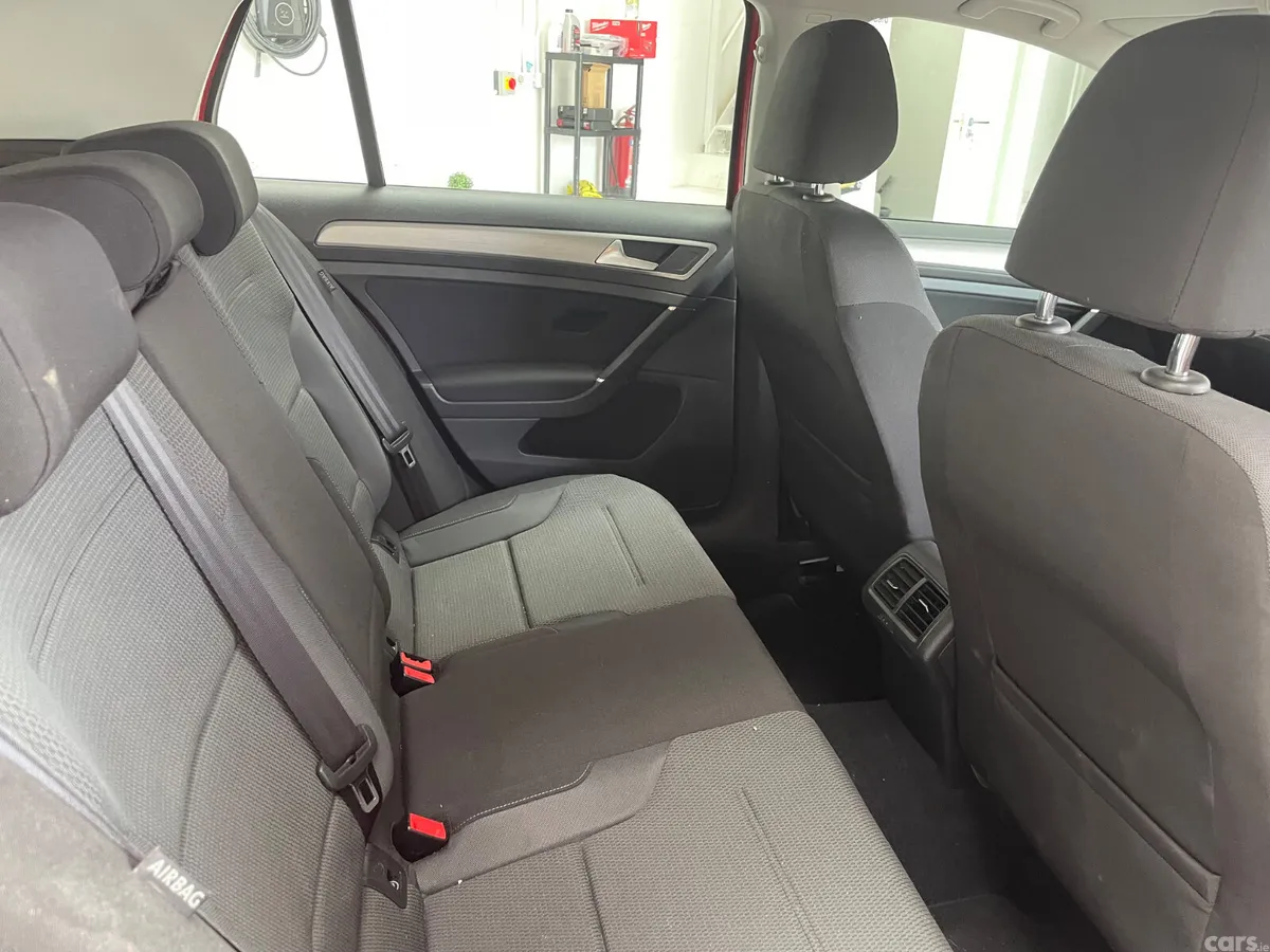 Volkswagen Golf Hatchback, Petrol, 2015, Red