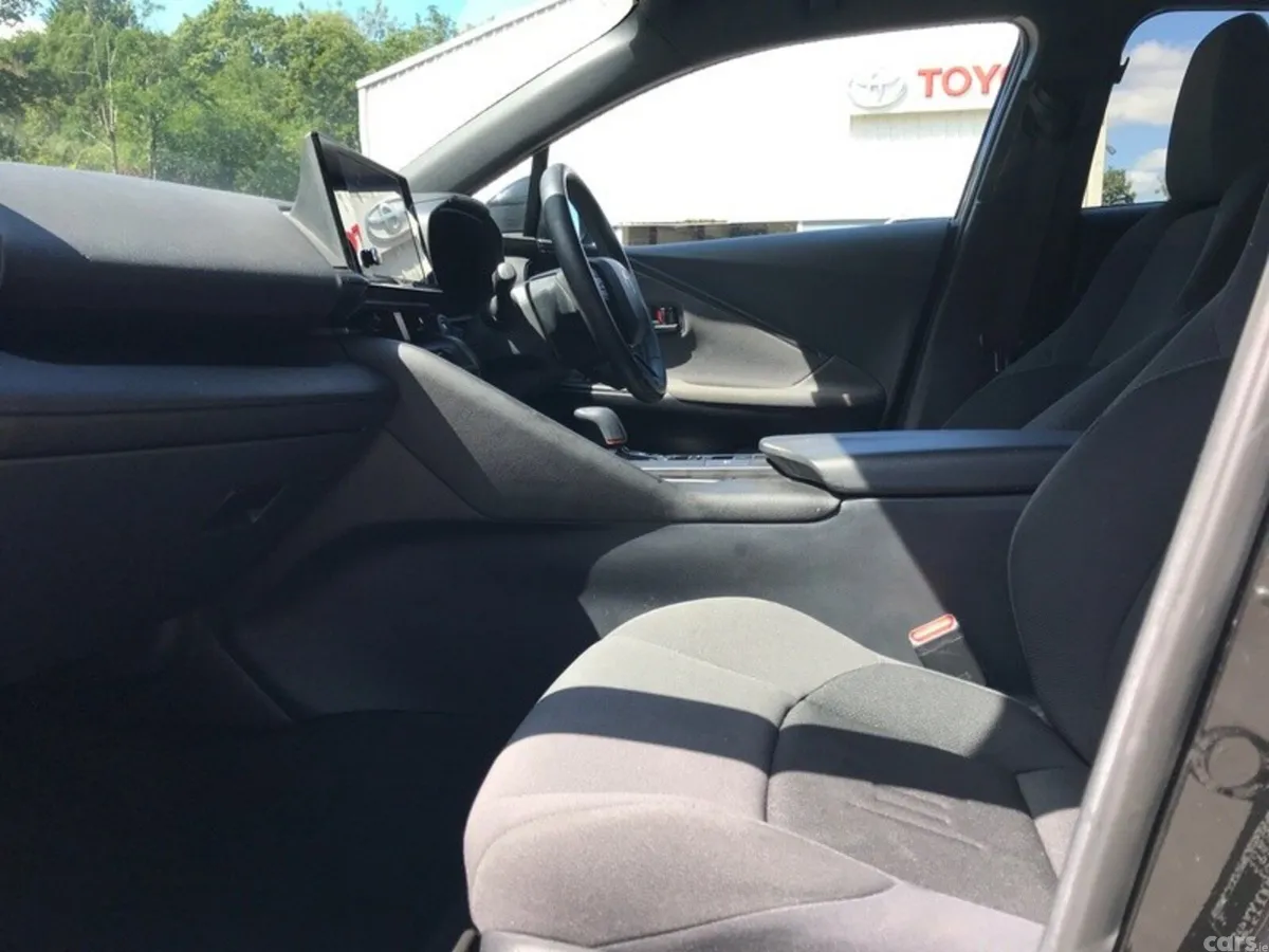Toyota C-HR SUV, Petrol Hybrid, 2024, Black