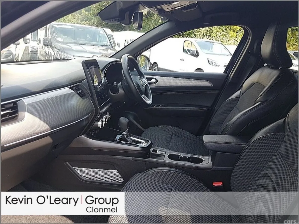 Renault Arkana Hatchback, Petrol, 2024, Blue