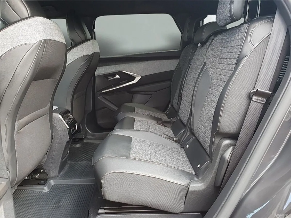 Peugeot 5008 MPV, Petrol, 2026, Grey