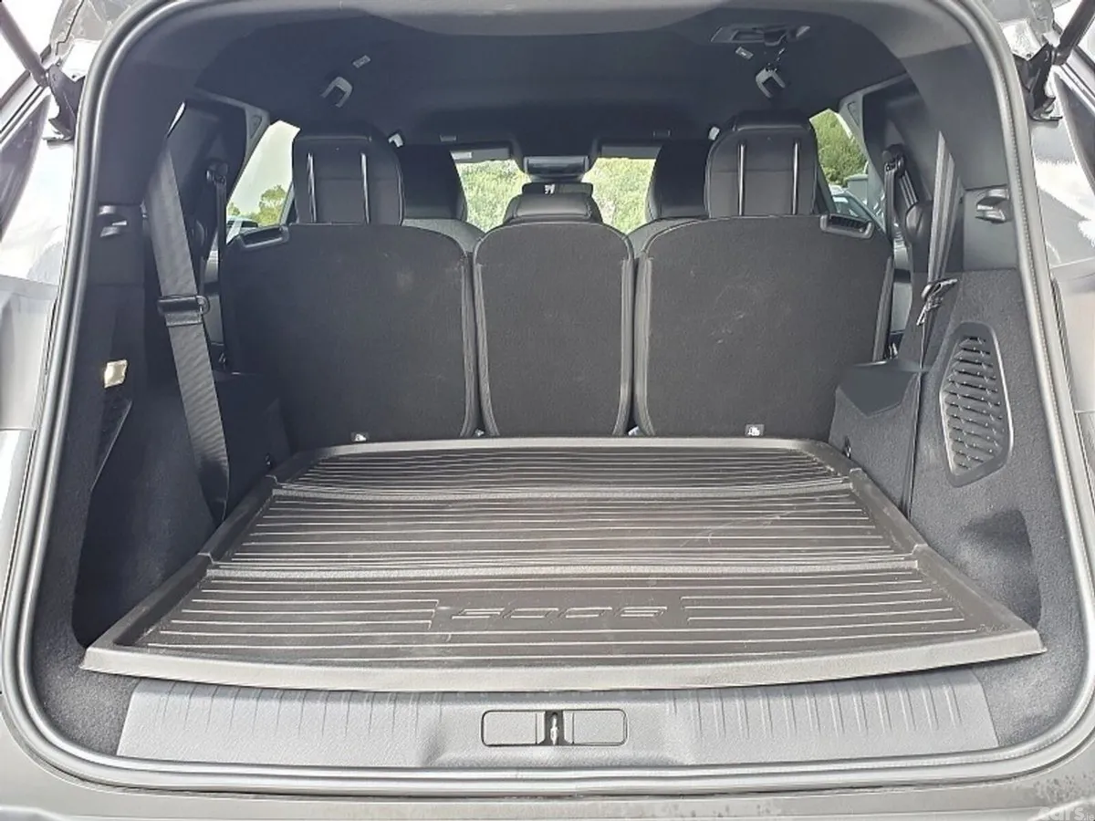 Peugeot 5008 MPV, Petrol, 2026, Grey