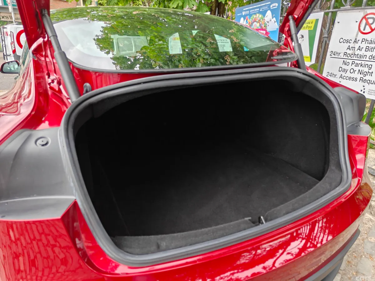 Tesla Model 3 Saloon, Electric, 2025, Red