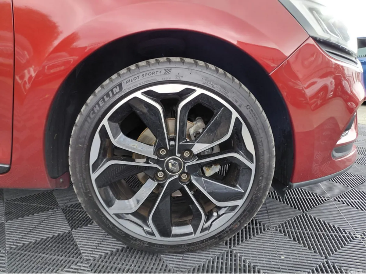 Renault Clio Hatchback, Petrol, 2018, Red