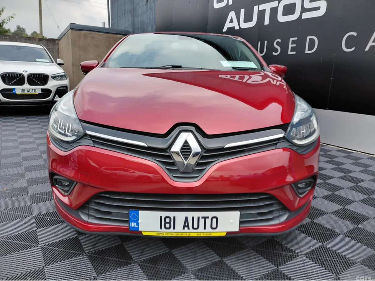 Renault Clio Hatchback, Petrol, 2018, Red