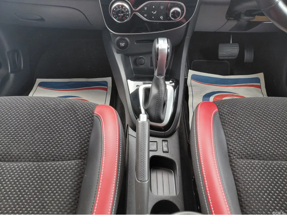 Renault Clio Hatchback, Petrol, 2018, Red